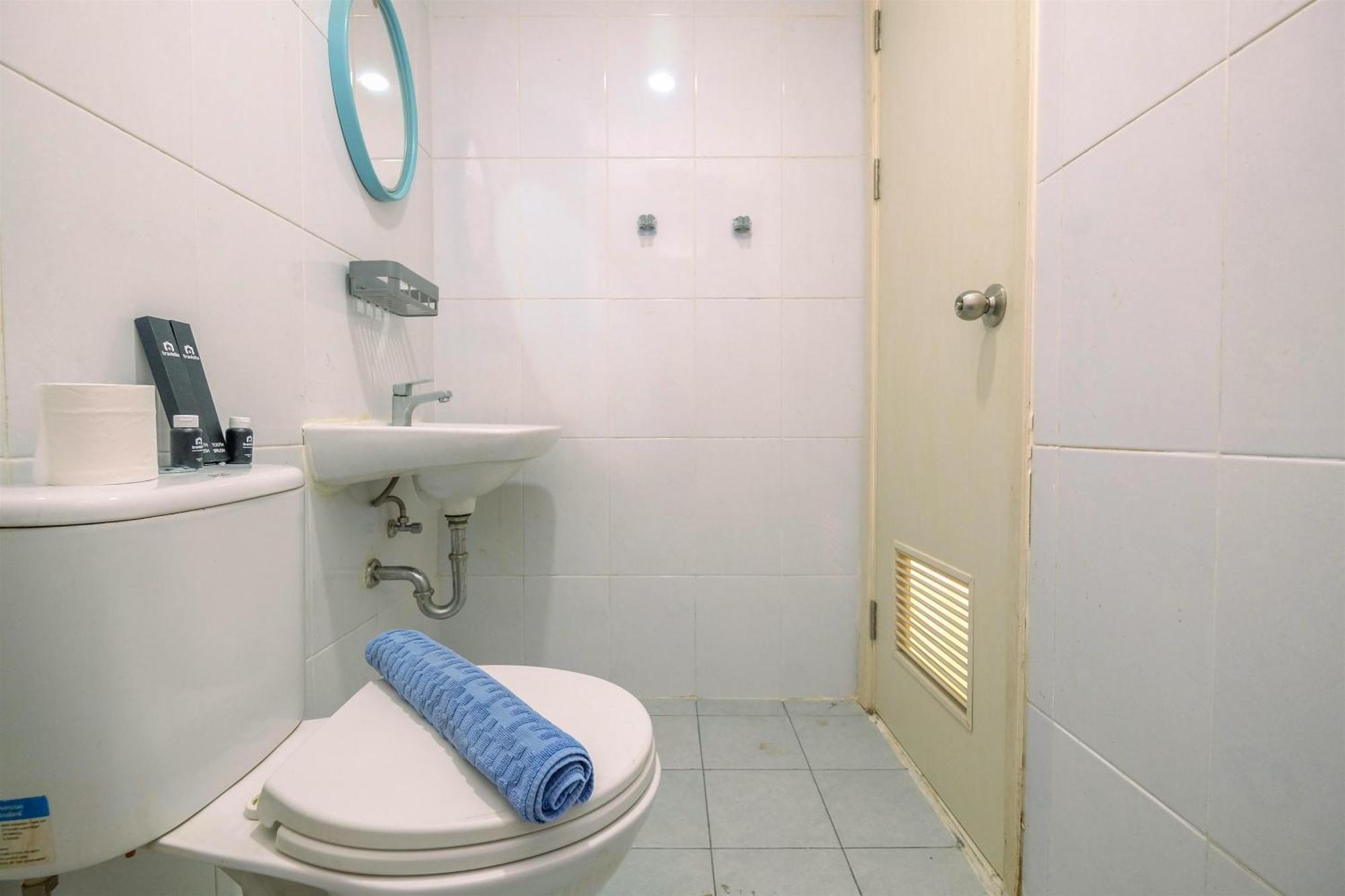 And Cozy At Patraland Urbano By Travelio Apartemen Bekasi